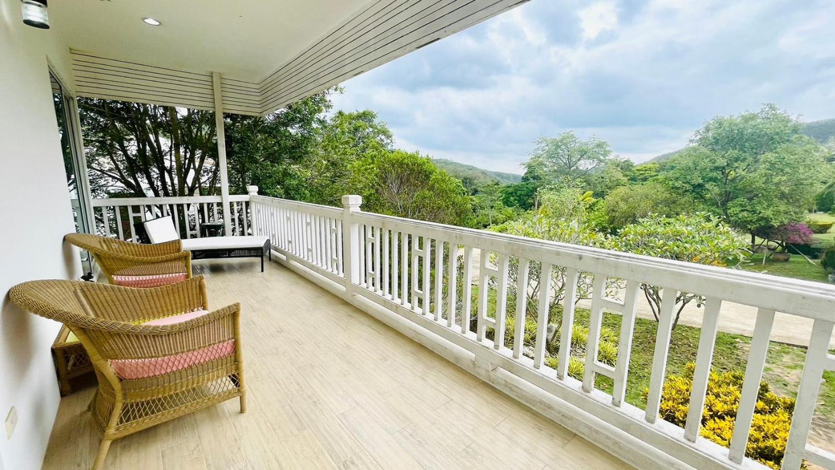 Baan Ing Khao Hotel Pakchong Luaran gambar